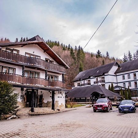 Casa Octavian Hotel Sucevita Kültér fotó