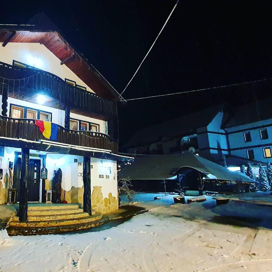 Casa Octavian Hotel Sucevita Kültér fotó