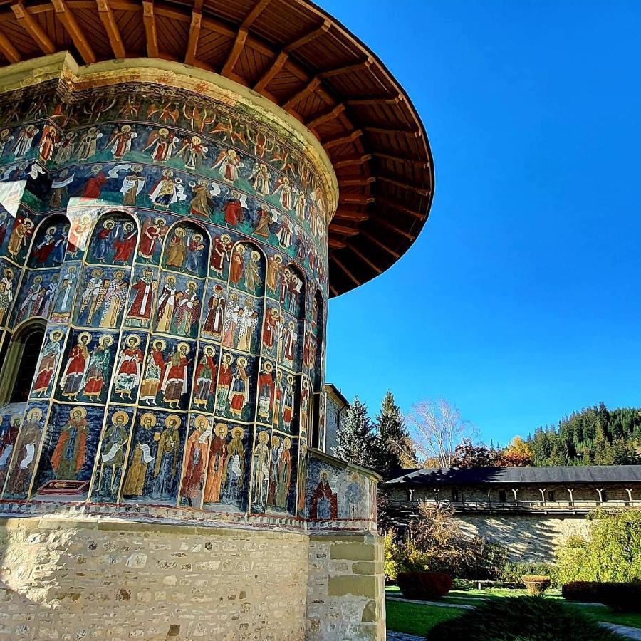 Casa Octavian Hotel Sucevita Kültér fotó