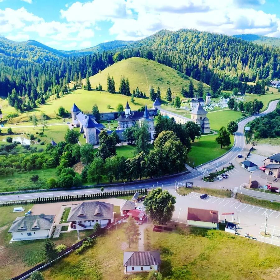 Casa Octavian Hotel Sucevita Kültér fotó