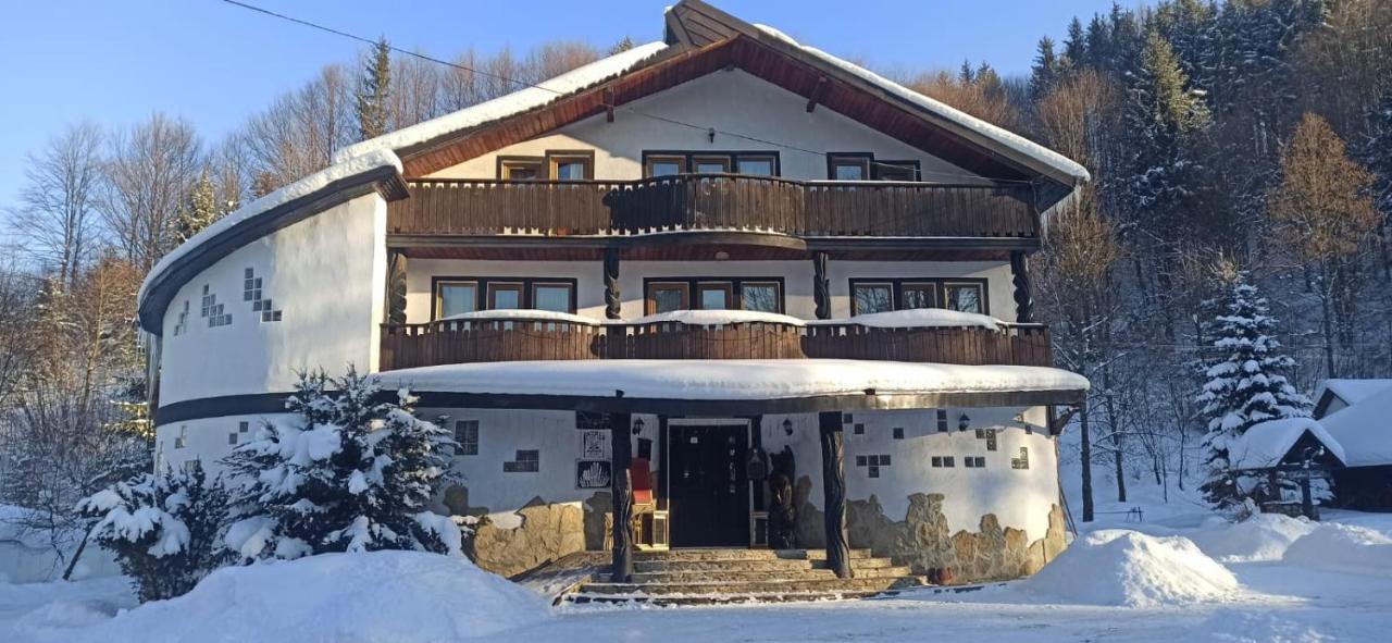 Casa Octavian Hotel Sucevita Kültér fotó
