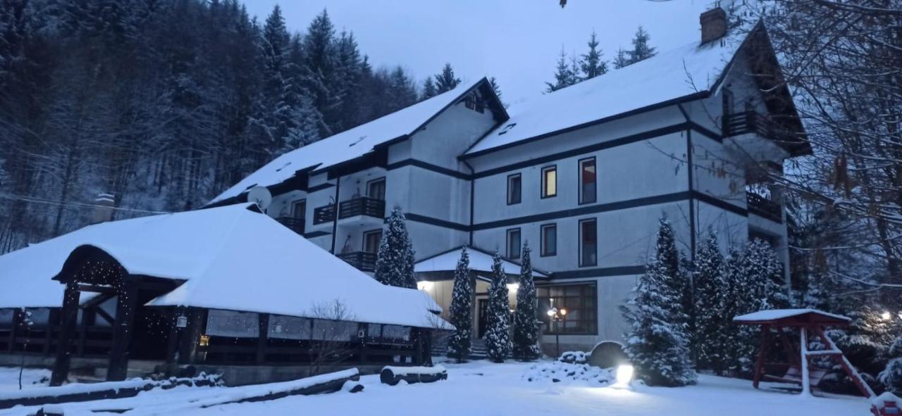 Casa Octavian Hotel Sucevita Kültér fotó