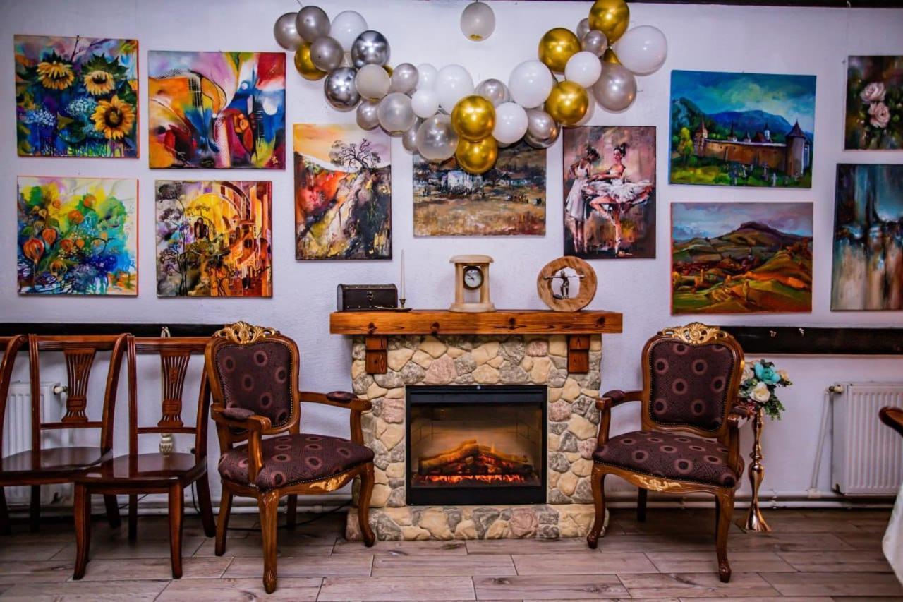 Casa Octavian Hotel Sucevita Kültér fotó