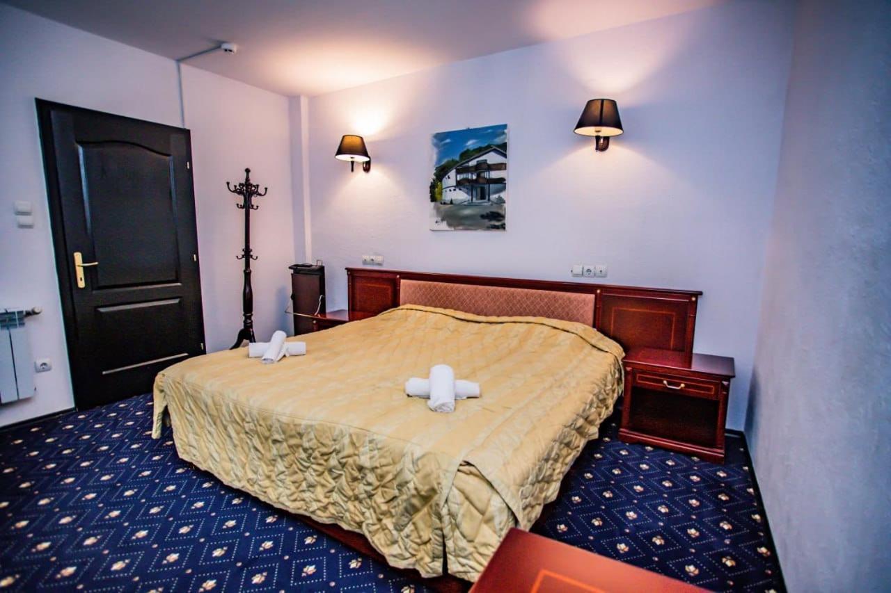 Casa Octavian Hotel Sucevita Kültér fotó