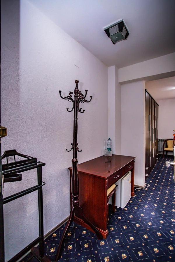 Casa Octavian Hotel Sucevita Kültér fotó