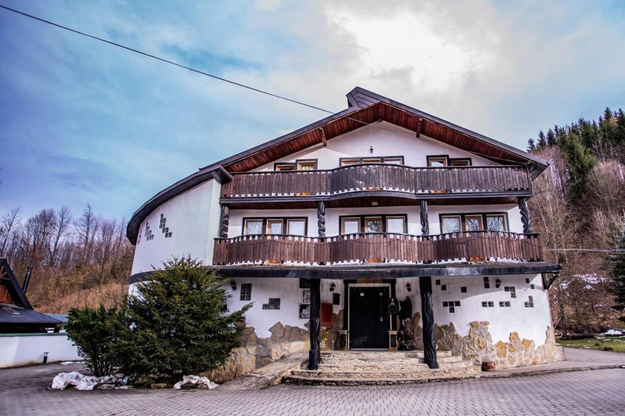 Casa Octavian Hotel Sucevita Kültér fotó