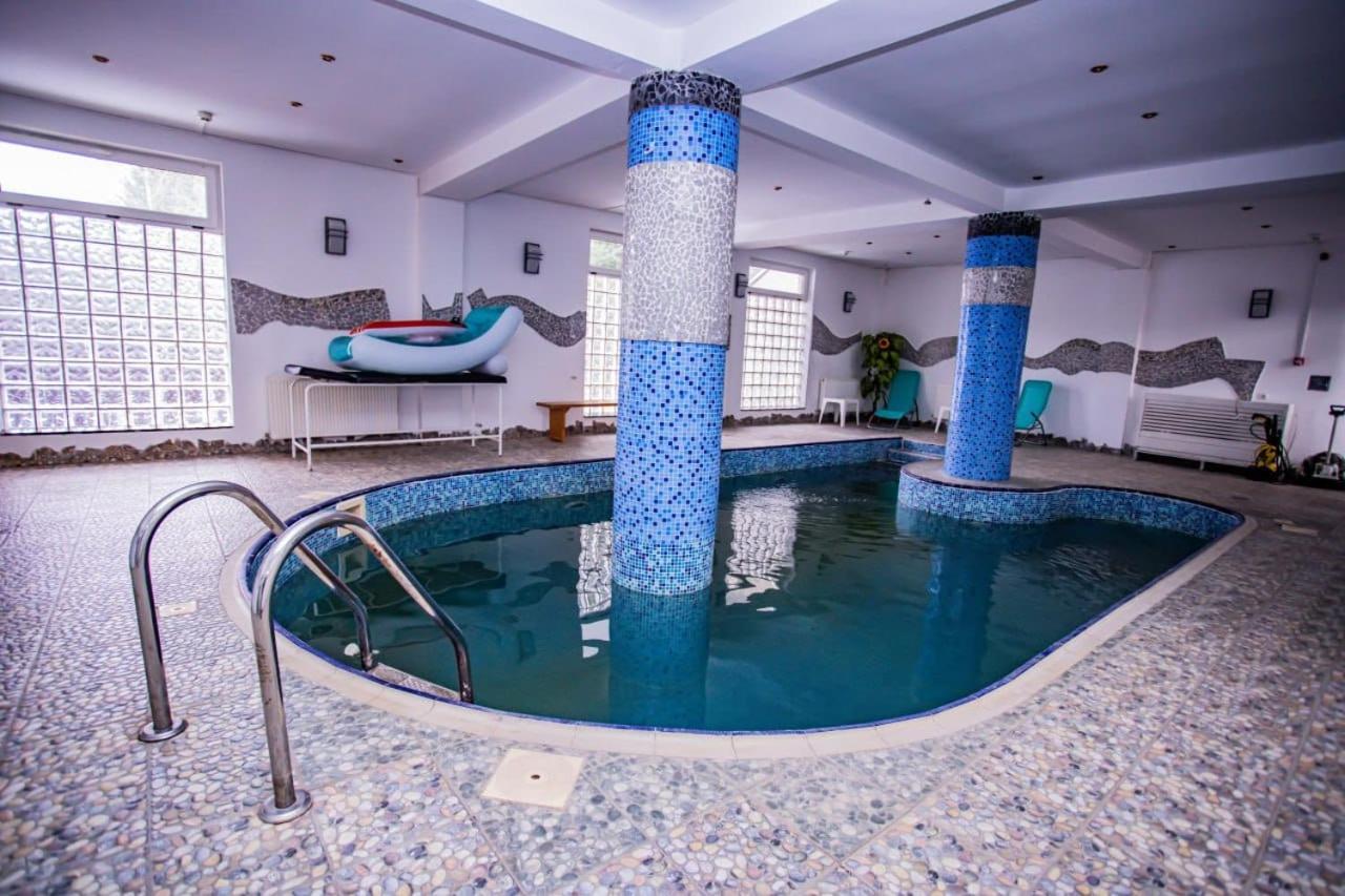Casa Octavian Hotel Sucevita Kültér fotó
