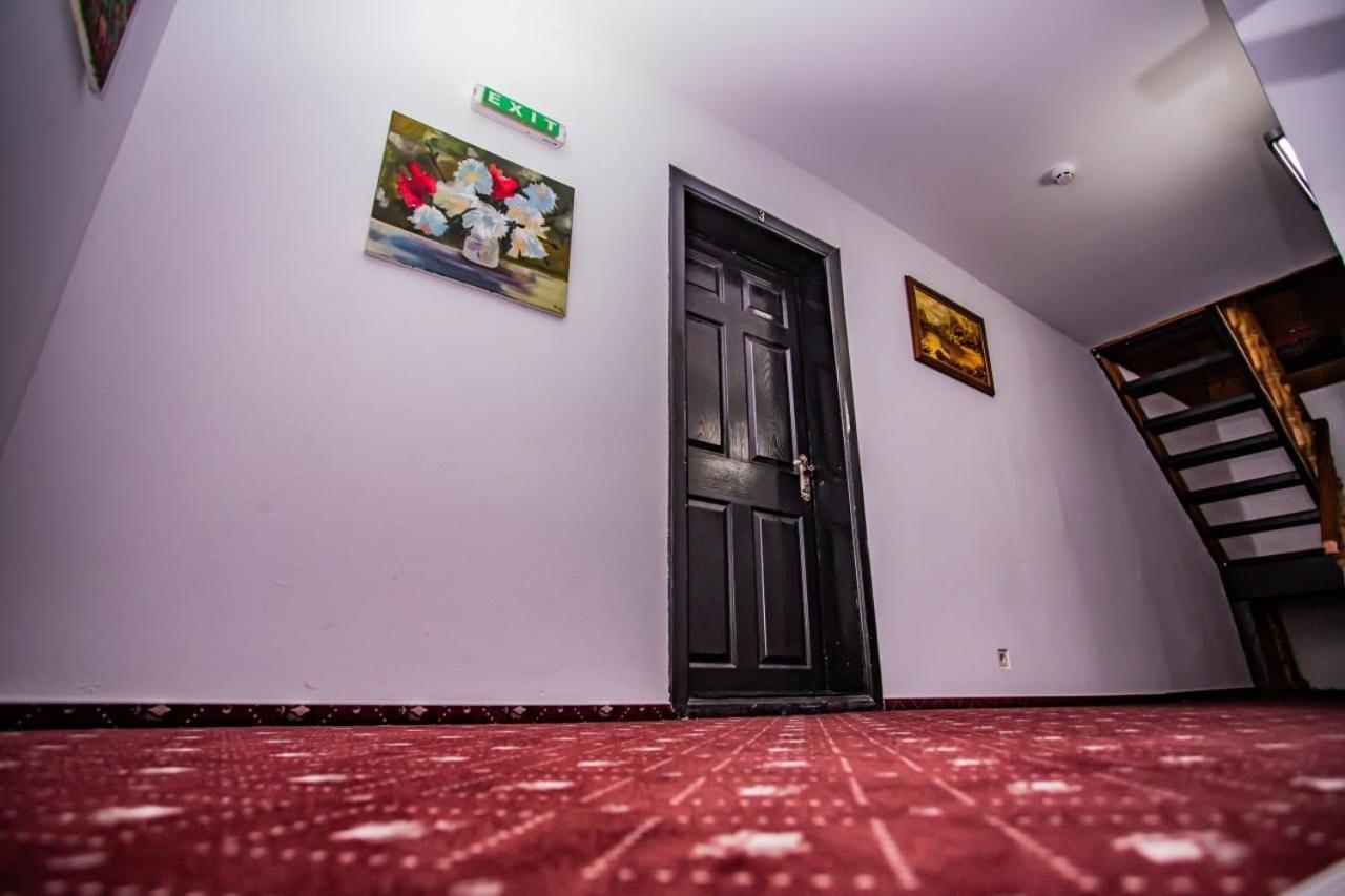 Casa Octavian Hotel Sucevita Kültér fotó