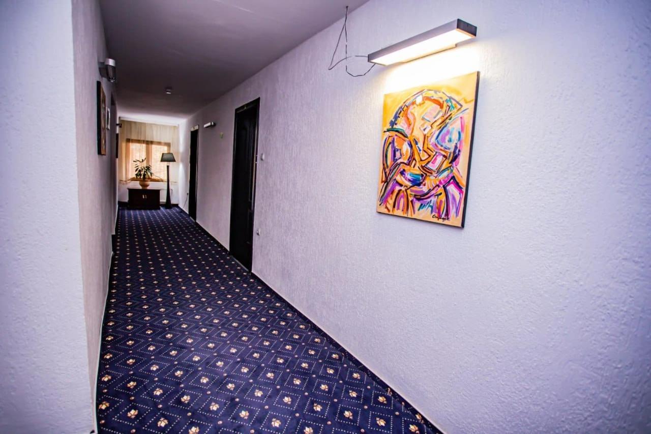 Casa Octavian Hotel Sucevita Kültér fotó