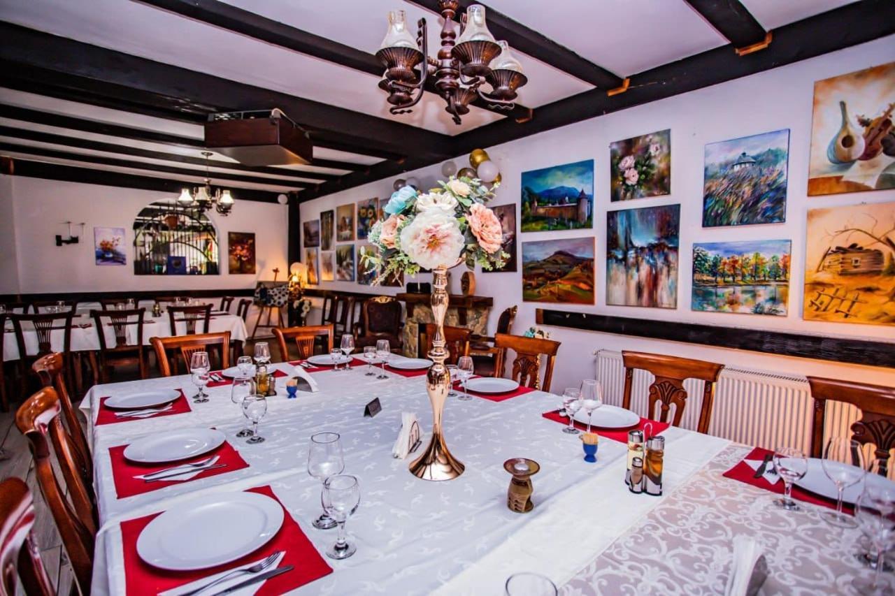 Casa Octavian Hotel Sucevita Kültér fotó