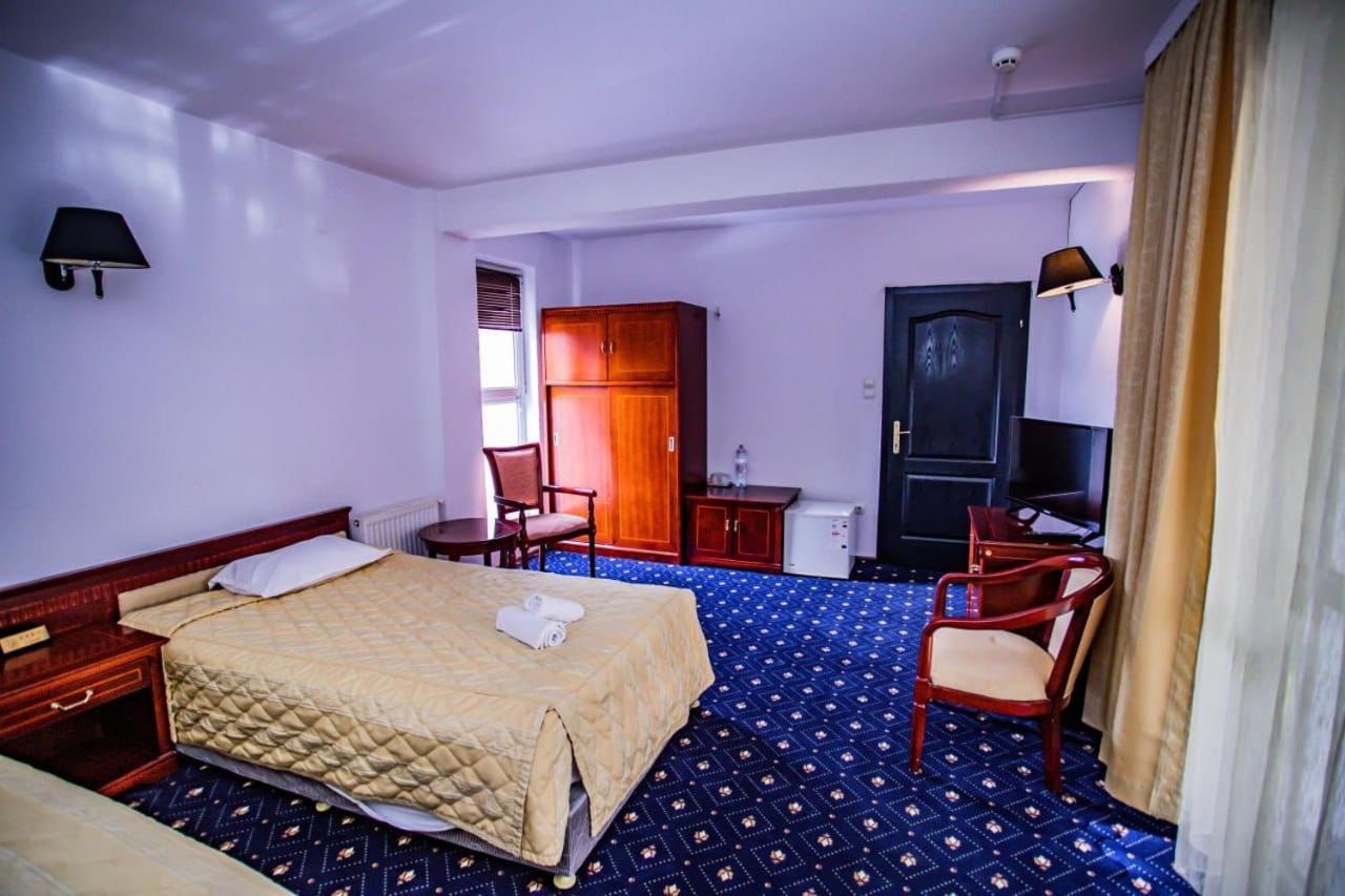 Casa Octavian Hotel Sucevita Kültér fotó