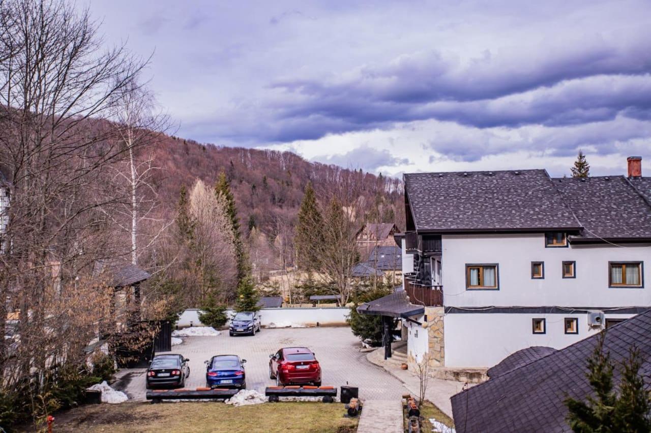 Casa Octavian Hotel Sucevita Kültér fotó