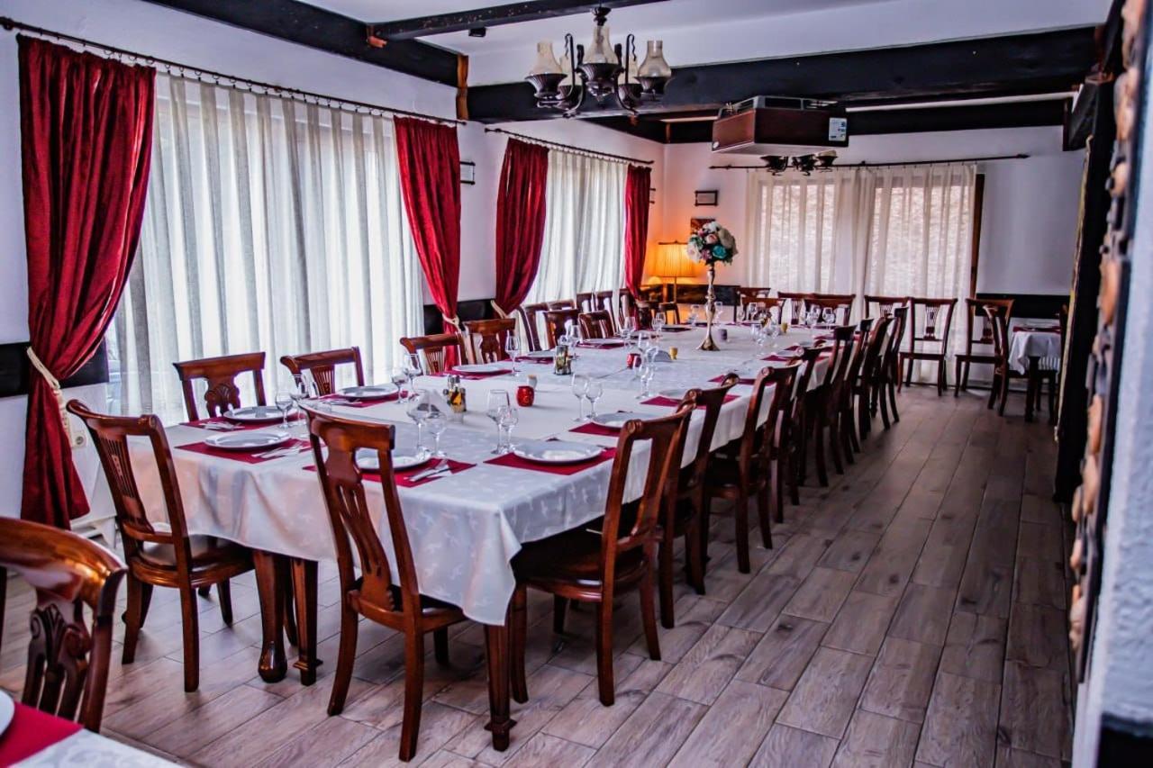 Casa Octavian Hotel Sucevita Kültér fotó