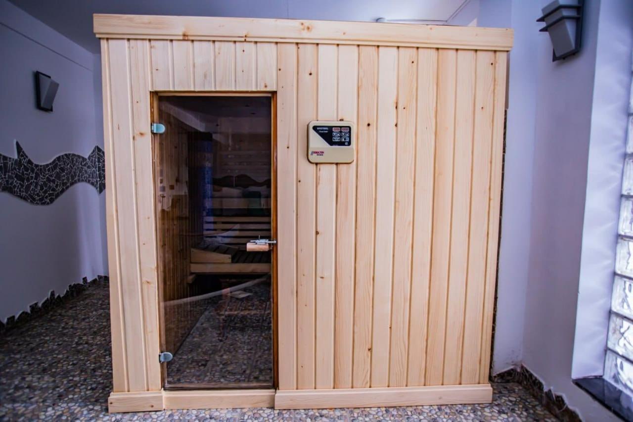 Casa Octavian Hotel Sucevita Kültér fotó