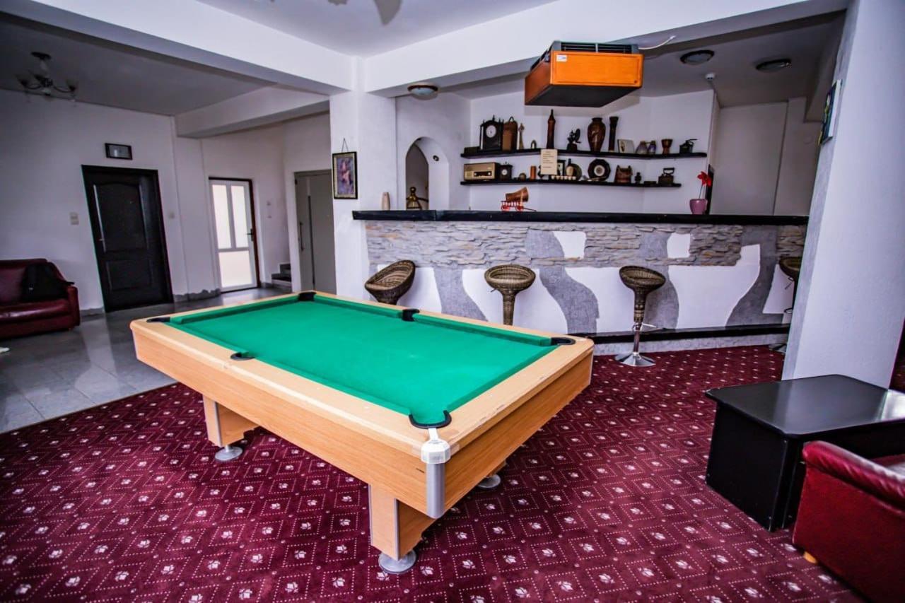 Casa Octavian Hotel Sucevita Kültér fotó