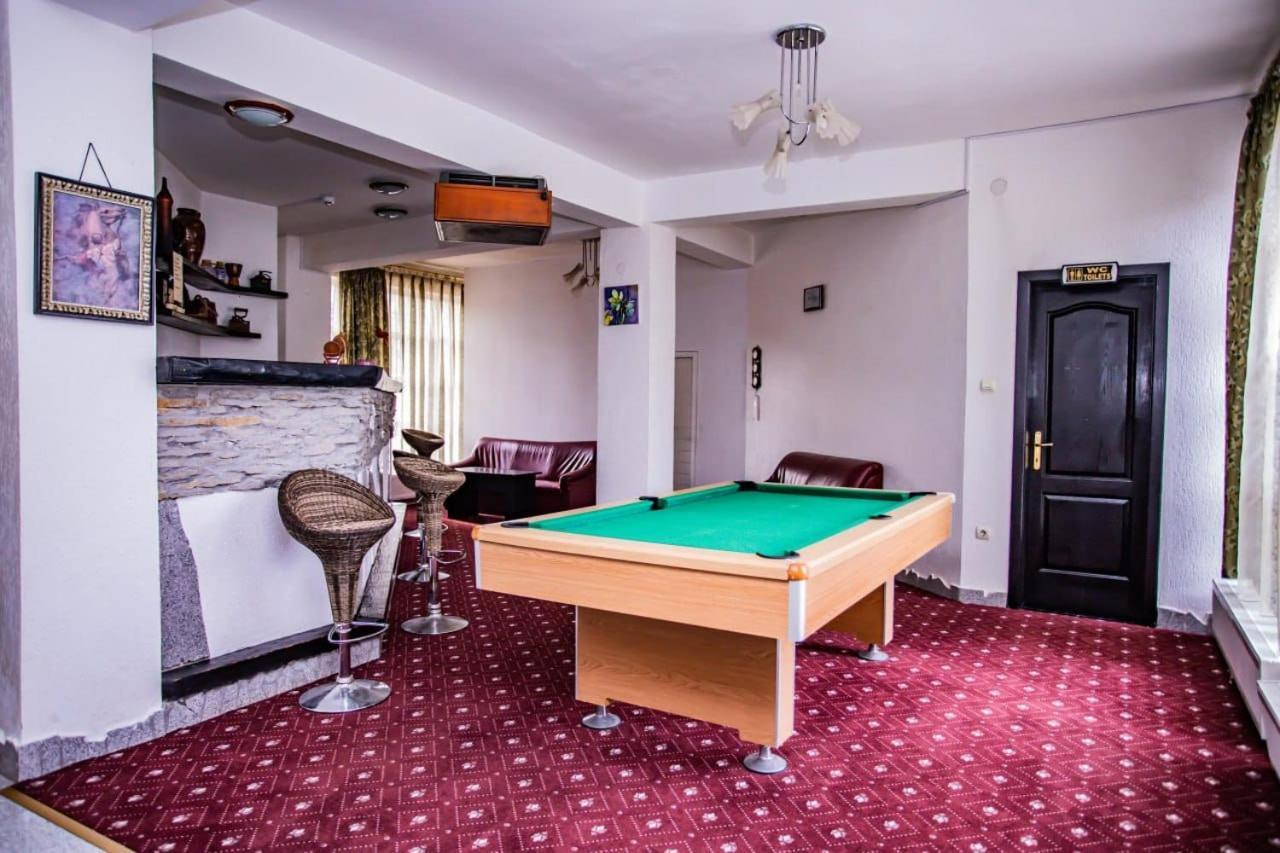Casa Octavian Hotel Sucevita Kültér fotó