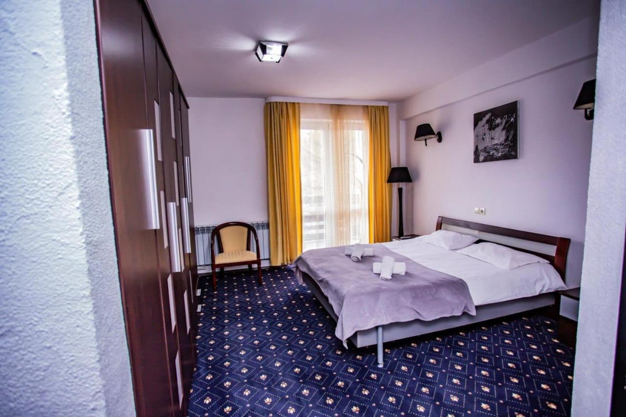 Casa Octavian Hotel Sucevita Kültér fotó
