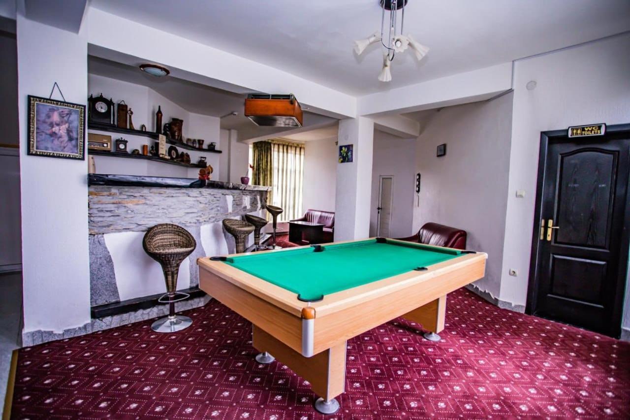 Casa Octavian Hotel Sucevita Kültér fotó